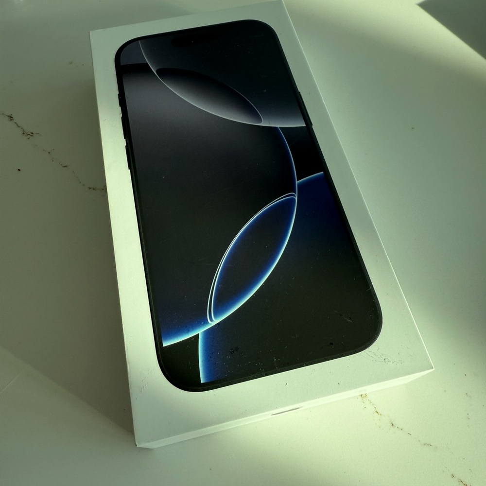 iPhone 16 Pro 1tb BLACK TITANIUM - BRAND NEW